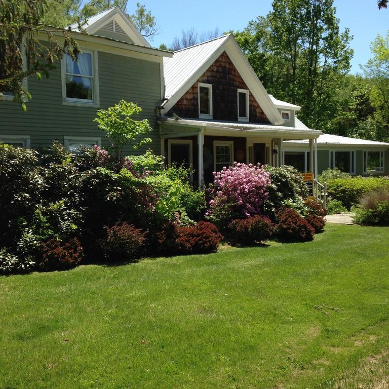 Green River Inn Sandgate Экстерьер фото
