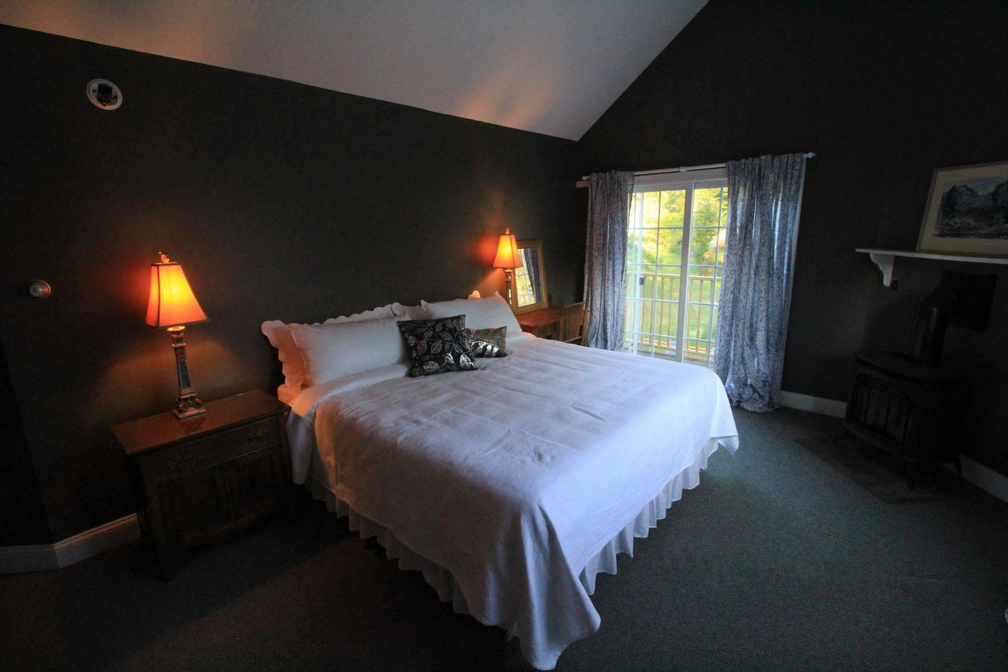 Green River Inn Sandgate Экстерьер фото