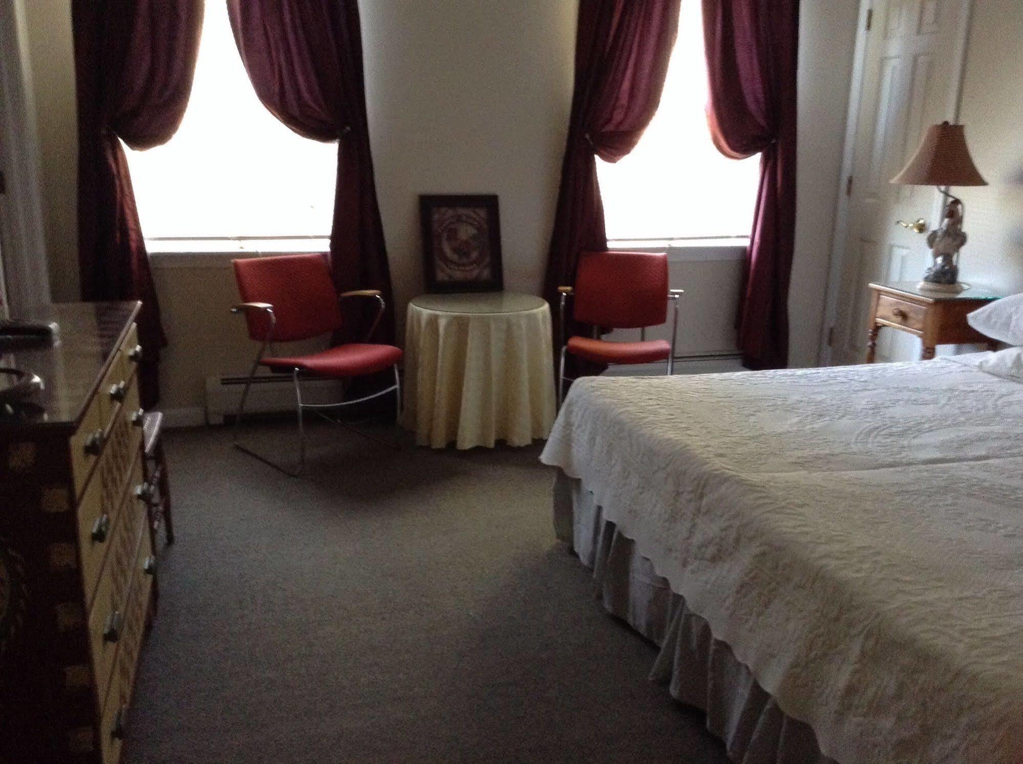 Green River Inn Sandgate Экстерьер фото